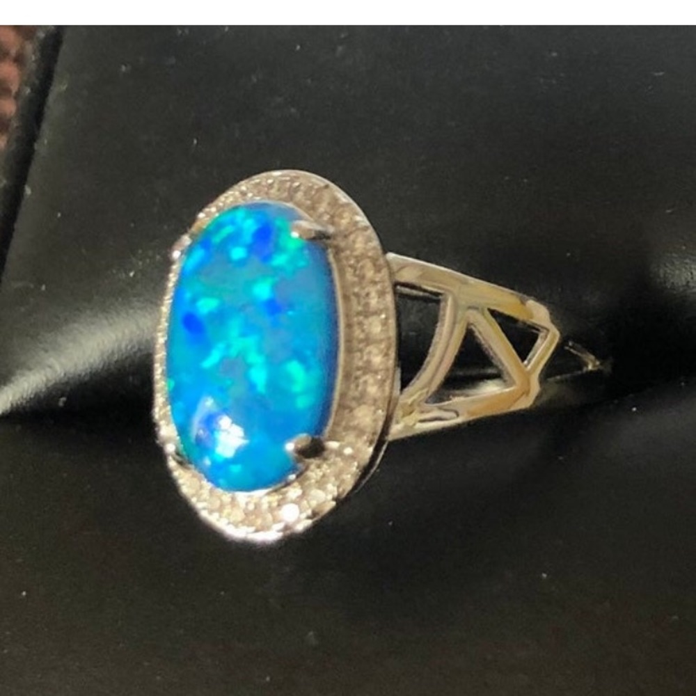 New Oval 925 Lab-Created Blue Opal Ring size 5 - Picture 8 of 8